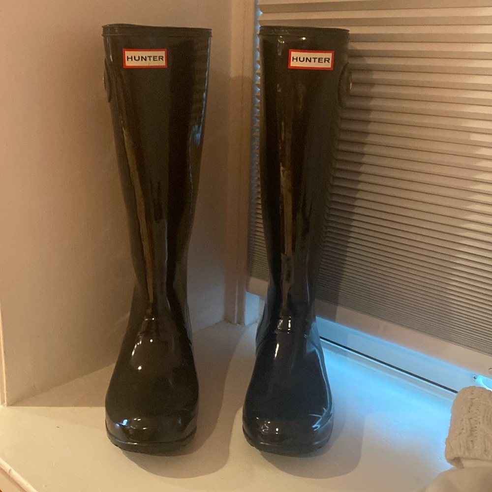 Hunter Original Tall Gloss Boot Bundle w/2 pair of boot sock liners